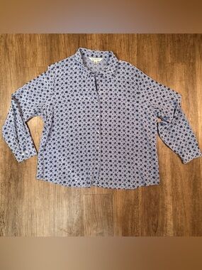 August Max Light Blue 100% Silk Button-Down Shirt